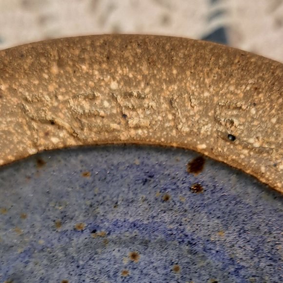 Signed Studio Stoneware Pottery Bowl - Picture 7 of 9